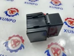 Excavator Parts Electronic Parts Fuse Box Fuse Holder 11213712 1122-00940 for LG135-150 Excavator - Image 3